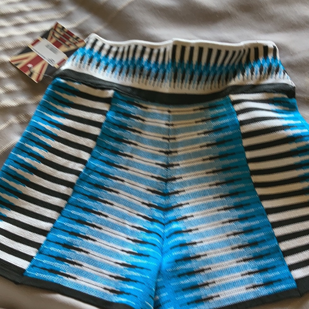 Woven spandex-type shorts